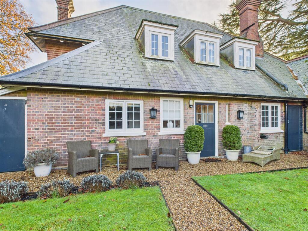 Main image of property: Kings Walden, Hitchin