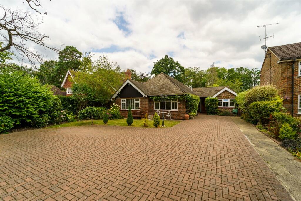 5 bedroom detached bungalow for sale in Dartnell Avenue, West Byfleet, KT14