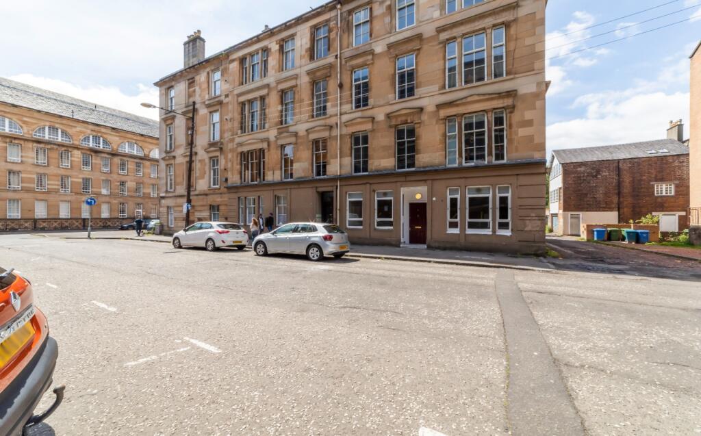 4 bedroom flat for rent in Granville Street, Glasgow, G3