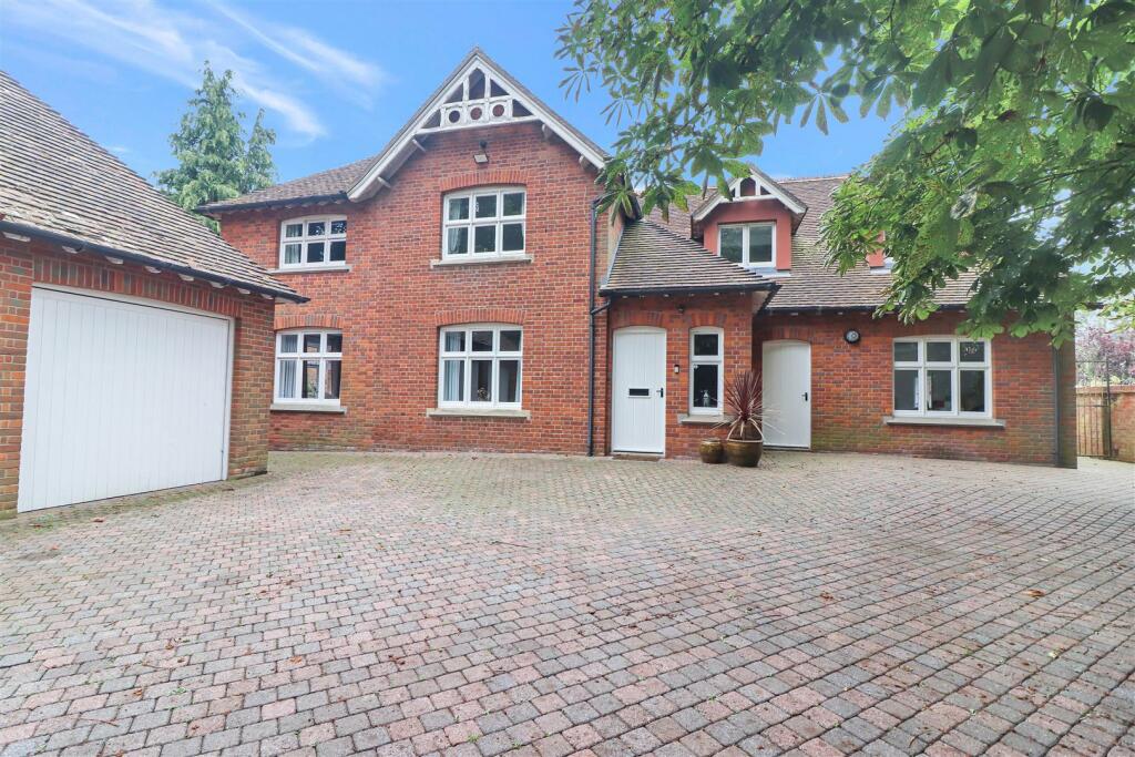 Main image of property: Norwich Road, Horstead, Norwich