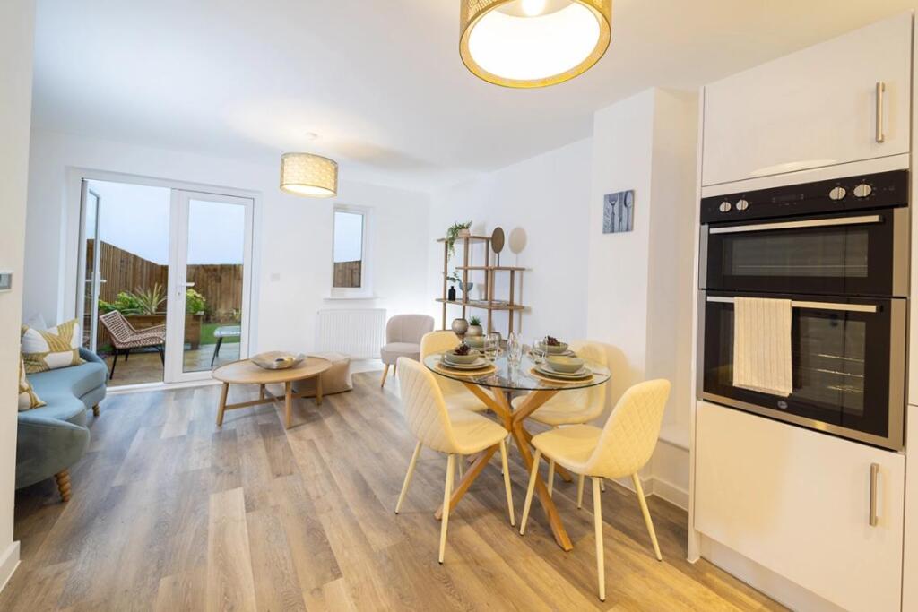 Main image of property: Shillingford Road, Alphington,
Exeter,
EX2 8UB
