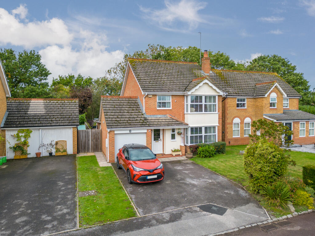 4 bedroom detached house for sale in Firmstone Close, Lower Earley, Reading, RG6 4JS, RG6