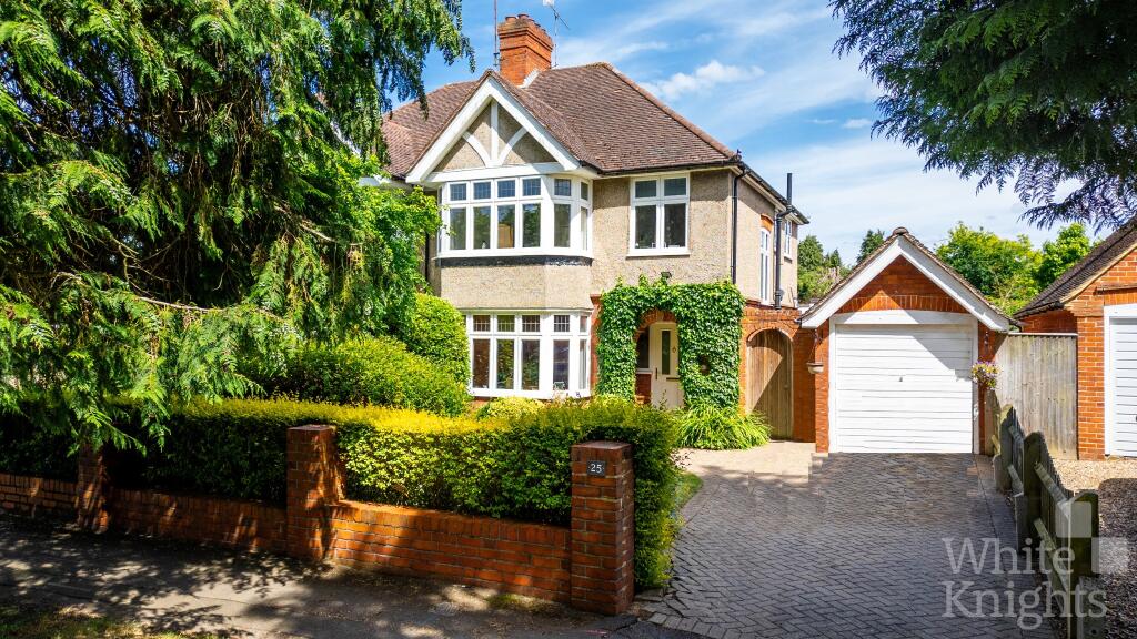4 bedroom semi-detached house for sale in Aldbourne Avenue, Earley, Reading, RG6 7DB, RG6