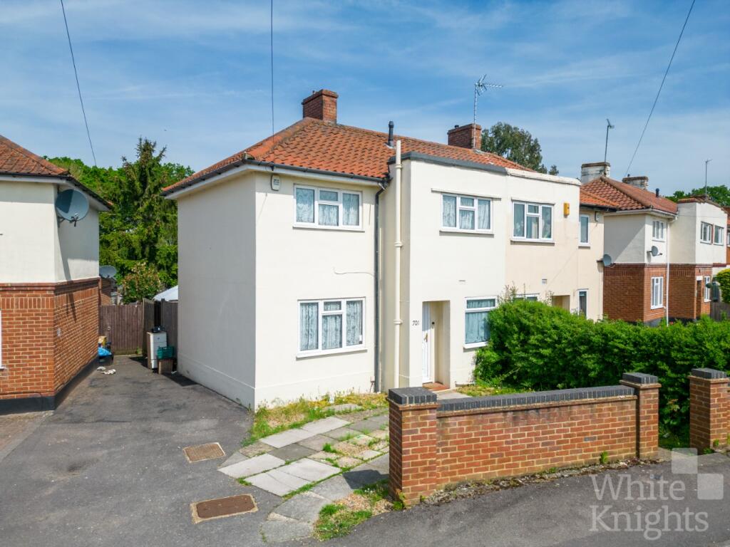 3 bedroom semidetached house for sale in London Road, Earley, Reading