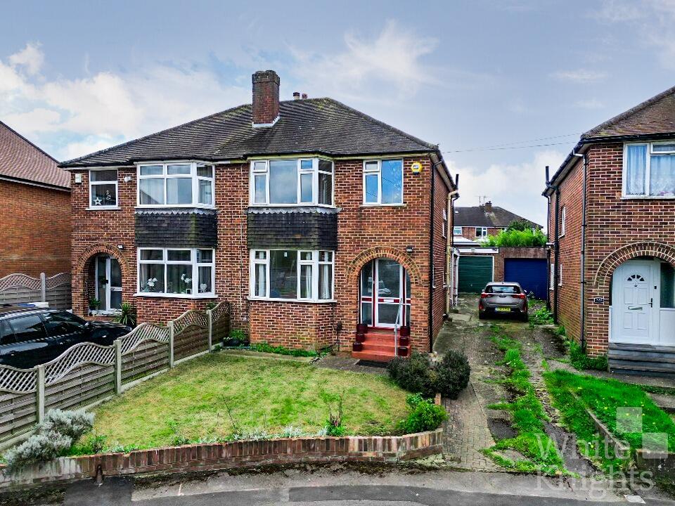 3 Bedroom Semi Detached House For Sale In London Road Earley Reading