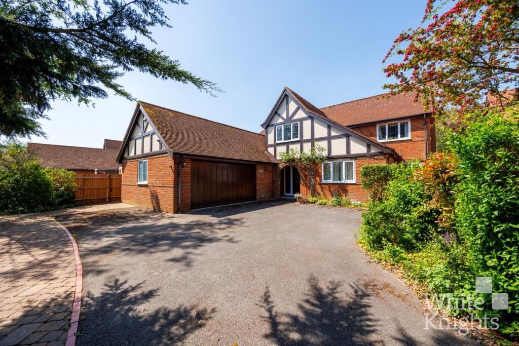 Main image of property: Trowes Lane, Swallowfield, Reading, Berkshire, RG7 1RQ