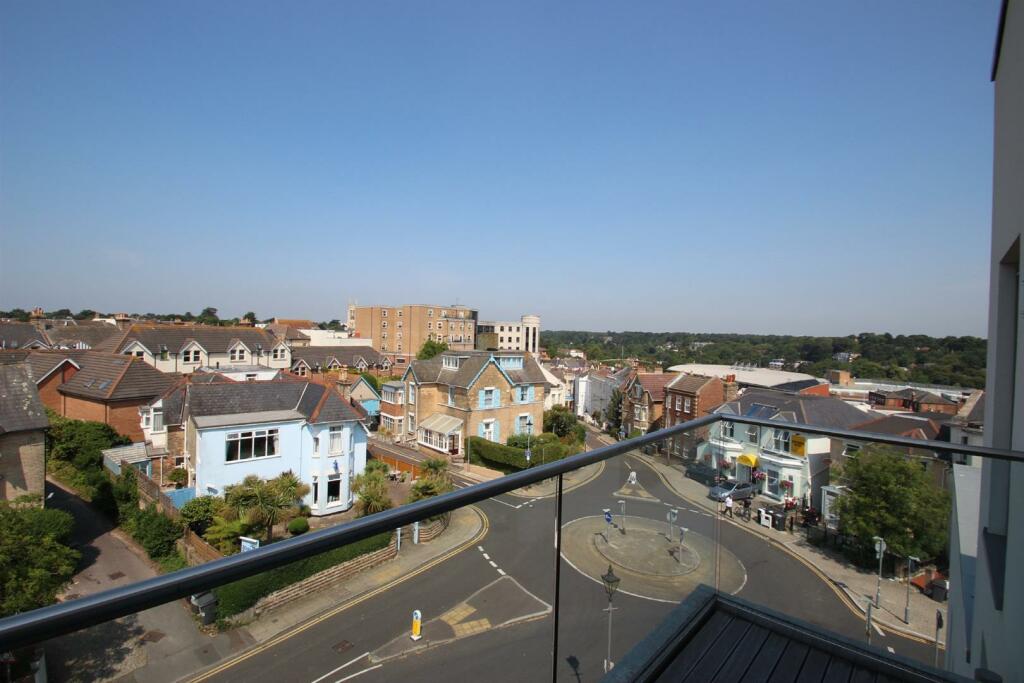 Additional property image - The Summit, Upper Terrace Road