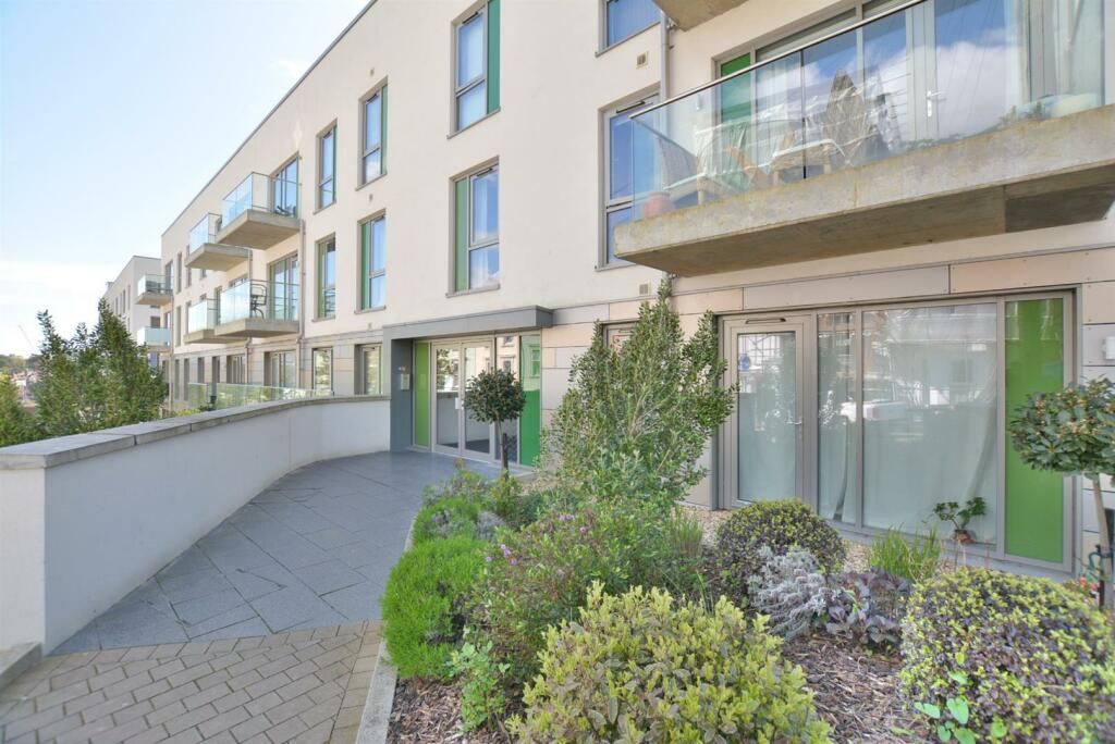 Additional property image - The Summit, Upper Terrace Road