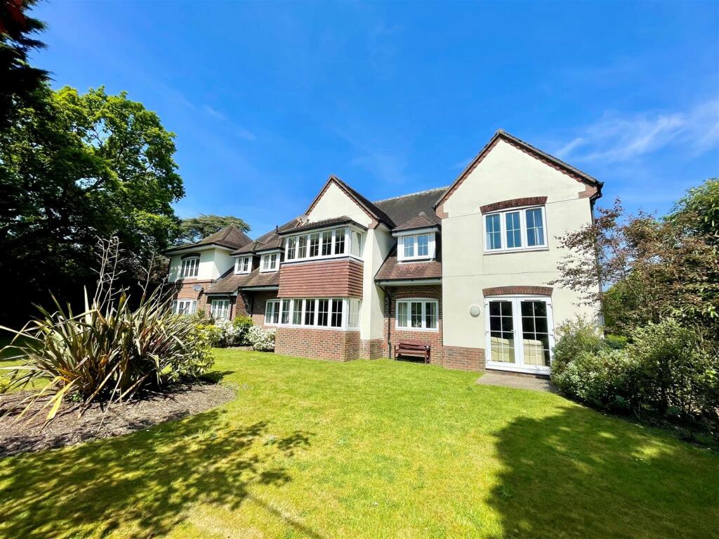 2 bedroom apartment for sale in Christchurch Road, West Parley