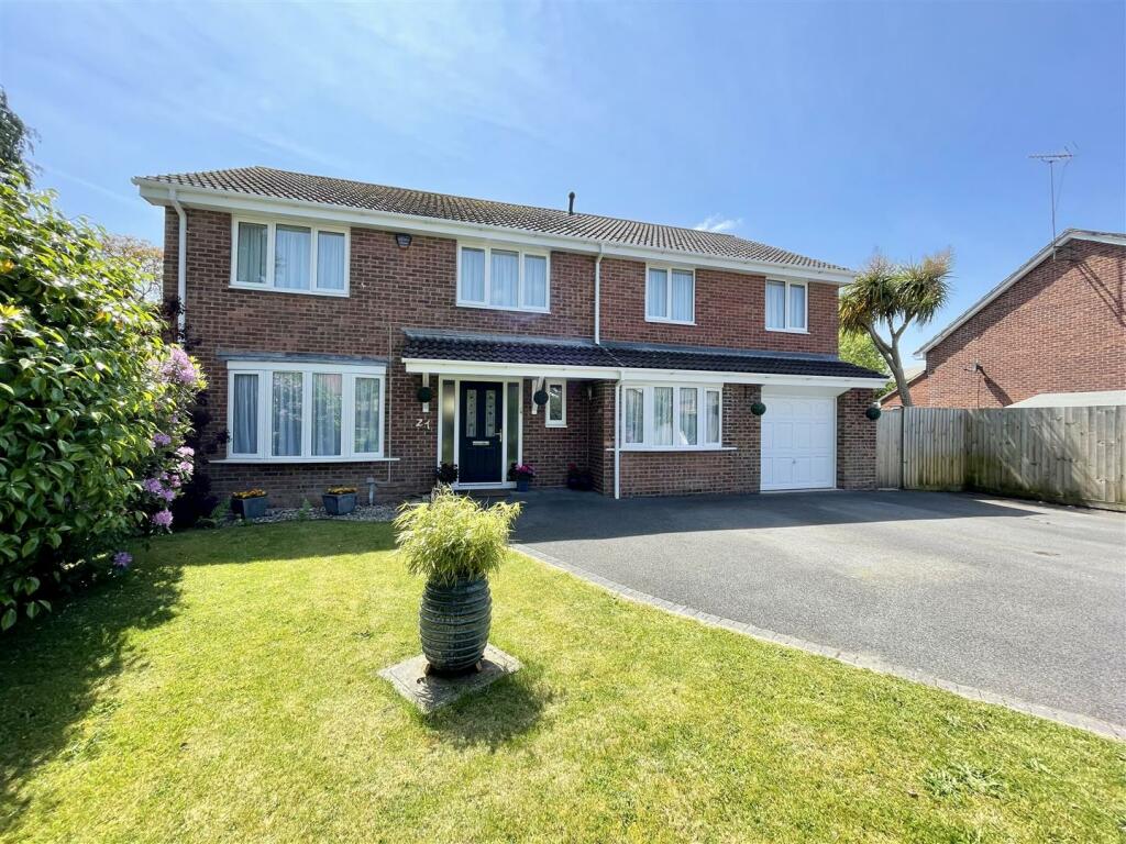 5 Bedroom Detached House For Sale In Sleepbrook Close Verwood Dorset