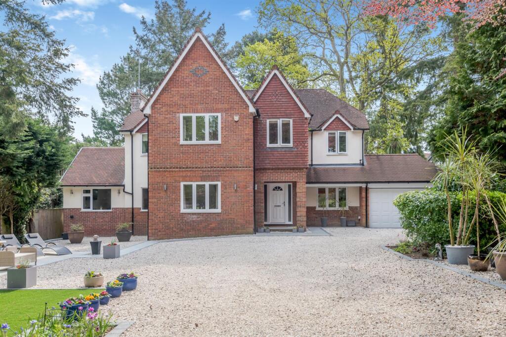 Additional property image - Woodland Walk, Ferndown