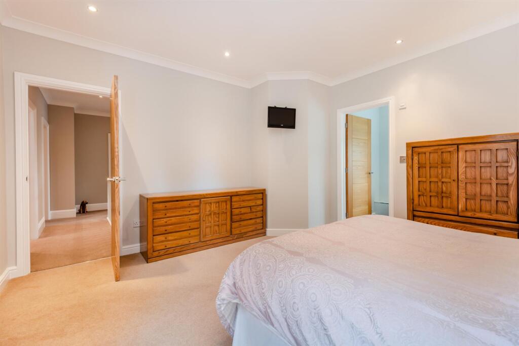 Additional property image - Woodland Walk, Ferndown