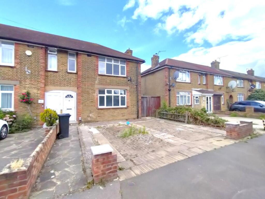 Main image of property: Montagu Gardens, Edmonton, N18