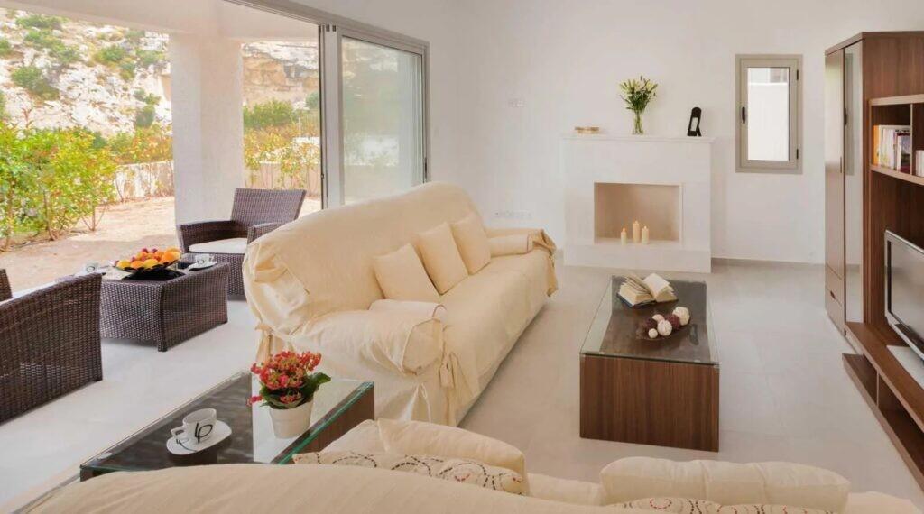 Main image of property: Detached Villa - Tala, Tala