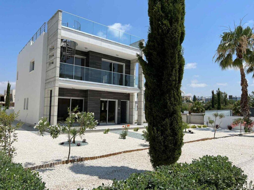 Main image of property: Detached villa, Empa