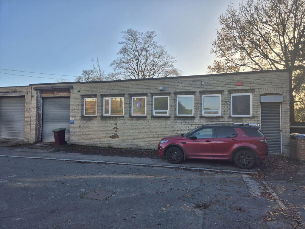 Main image of property: Unit 3, Castle Mount, Pecks Hill, Mansfield, Nottinghamshire, NG18 2NN