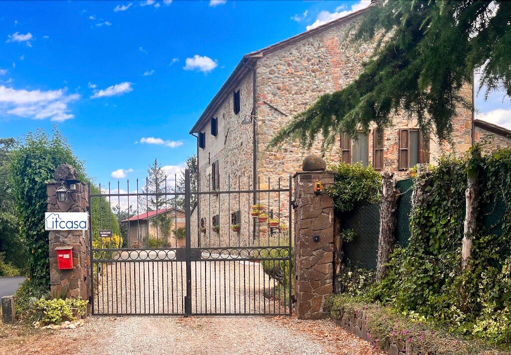 7 bedroom Farm House in Monterchi, Arezzo...