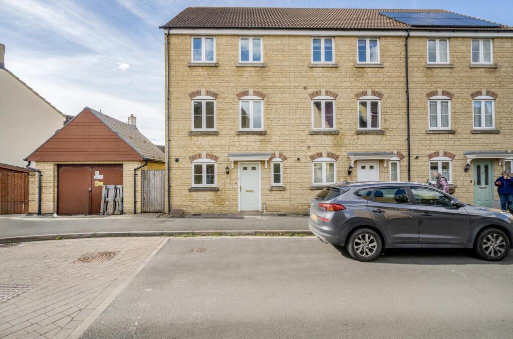 Main image of property: Avenue De Gien, Malmesbury, SN16