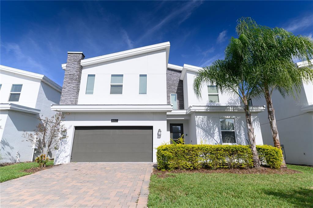Main image of property: Florida, Polk County, Davenport
