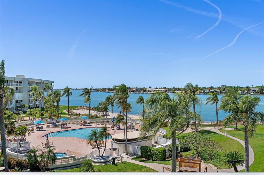 Apartment for sale in Florida, Pinellas County...