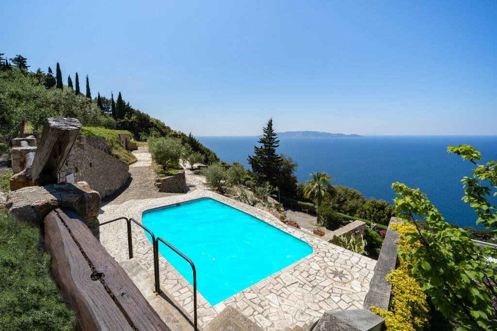 1 bed property for sale in Monte Argentario...