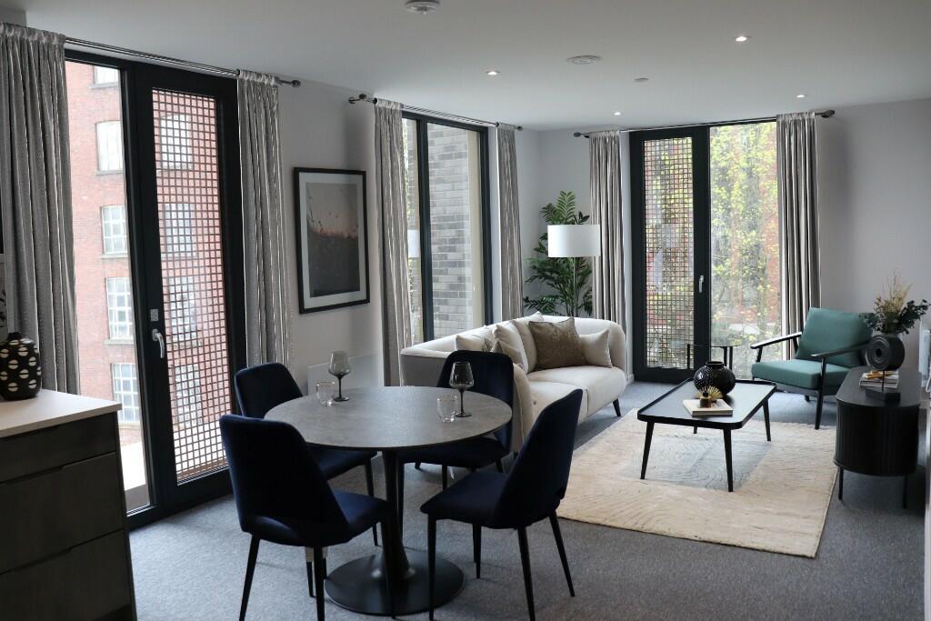 Main image of property: Daw Bank, Stockport, Greater Manchester, SK3