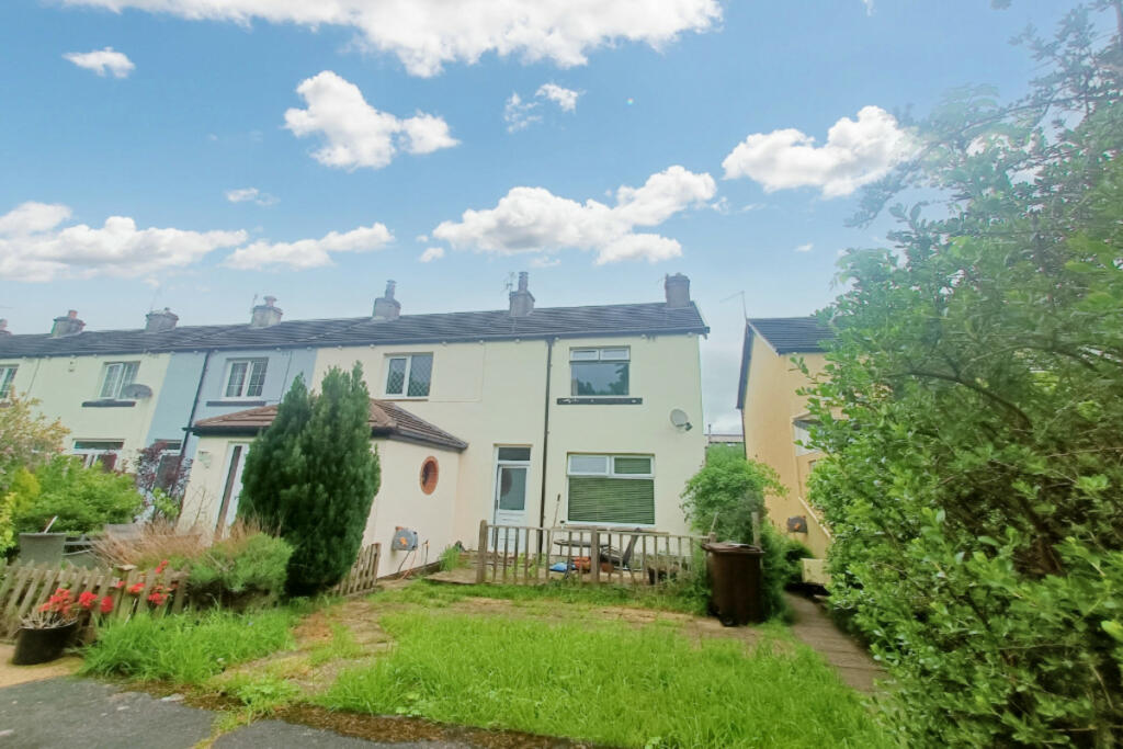 2 bedroom end of terrace house for sale in Ash Grove, Bingley, BD16