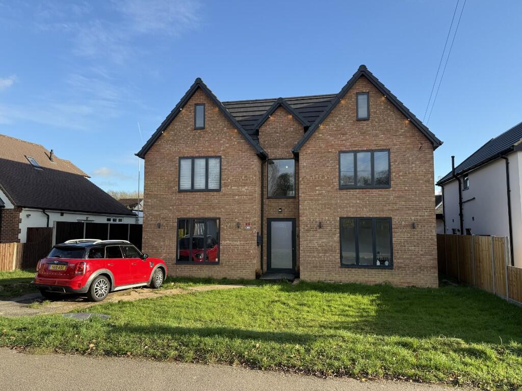 Main image of property: Bucknalls Drive, St. Albans, Hertfordshire, AL2