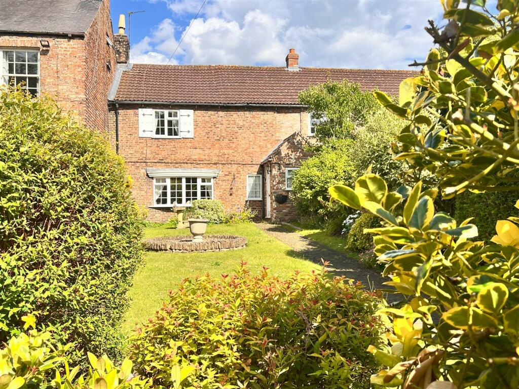 2 bedroom house for sale in Cherry Tree Avenue, Newton On Ouse, York, YO30