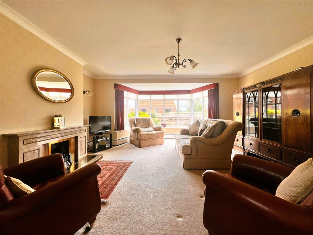 3 bedroom detached house for sale in St. Johns Walk, Boroughbridge
