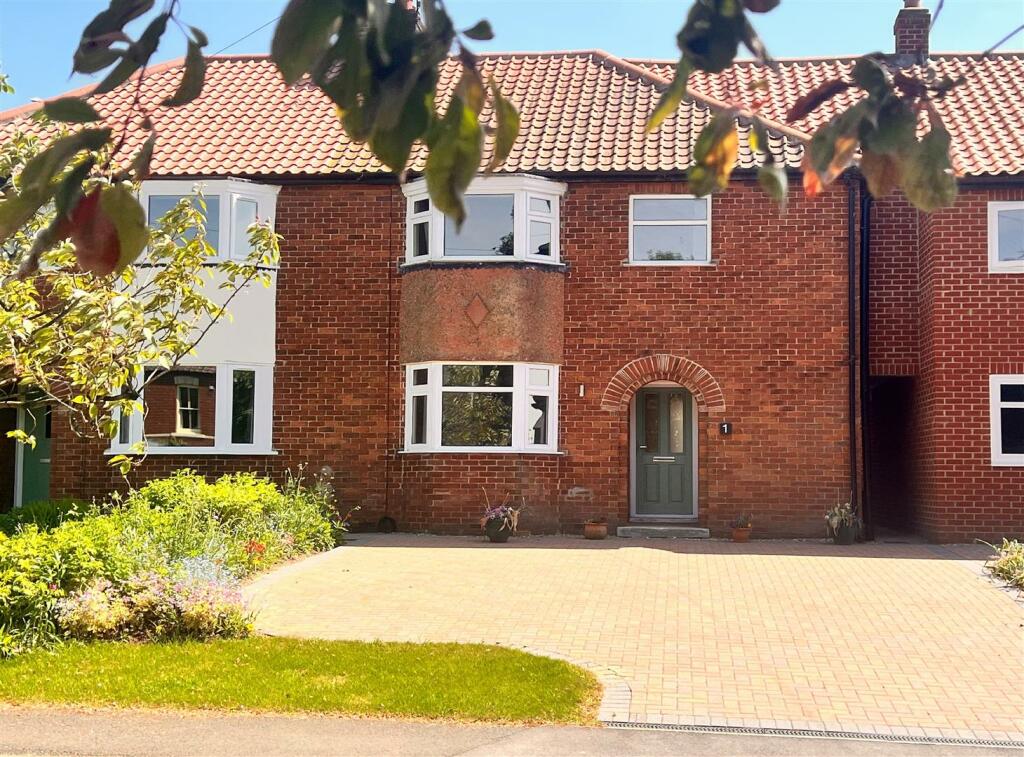 3 bedroom house for sale in Oulston Road, Easingwold, York, YO61