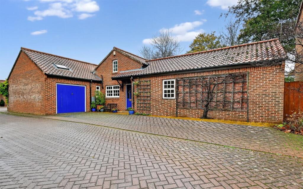 Main image of property: Mowbray Garth, Boroughbridge, York