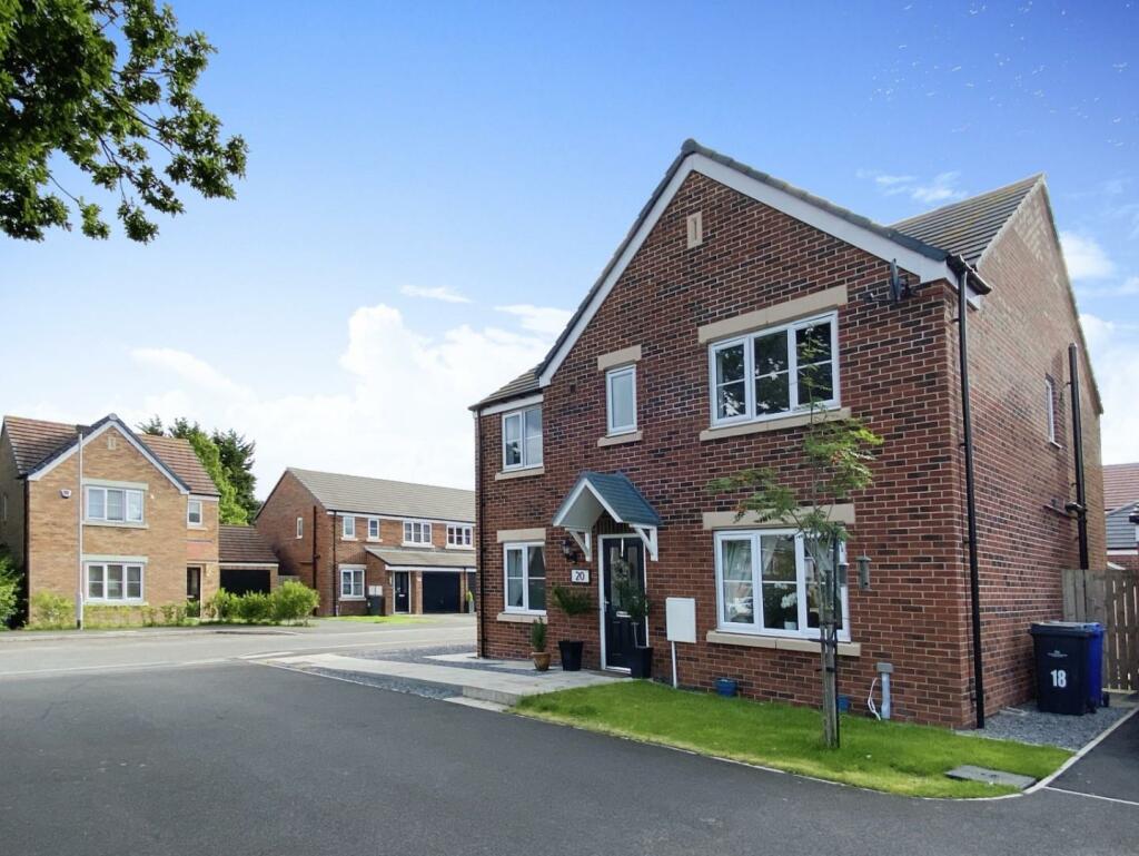 5 bedroom detached house for sale in Marigold Way, Fairmoor Meadows
