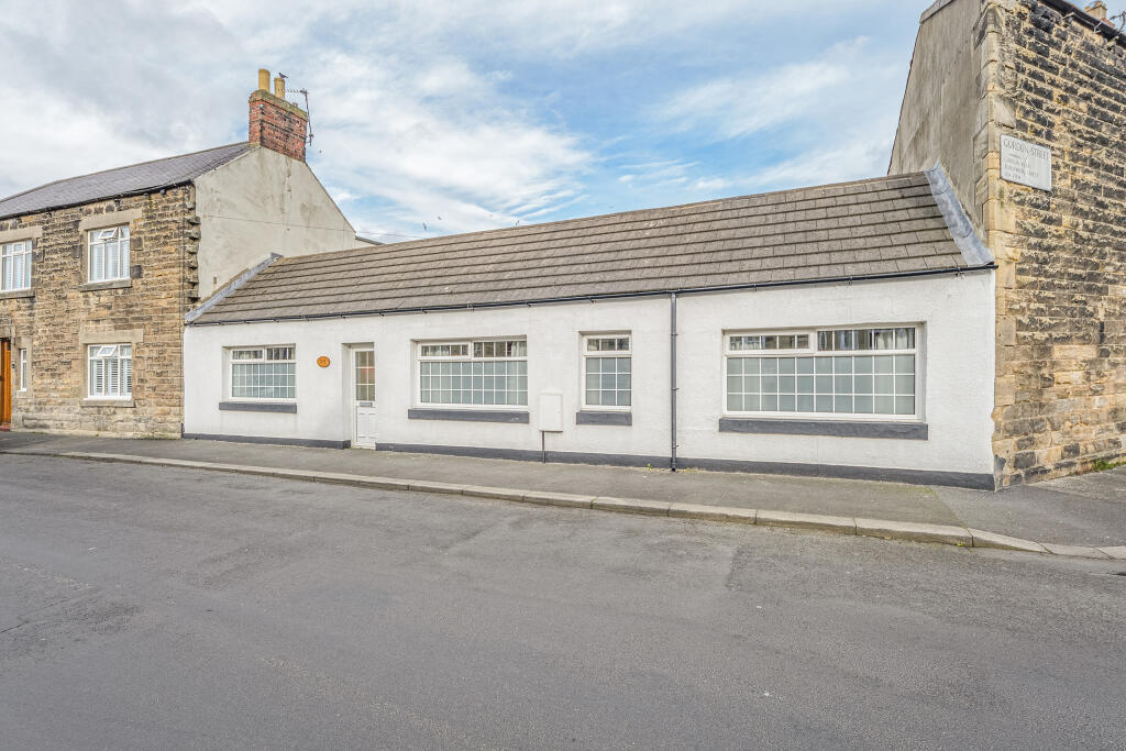 3 bedroom bungalow for sale in Marine Road, Amble, Northumberland, NE65