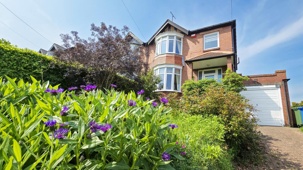 3 bedroom semidetached house for sale in The Dunterns, Alnwick