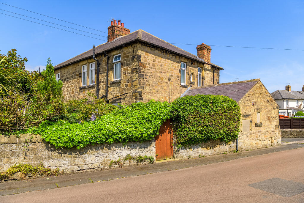 3 bedroom semidetached house for sale in Holmlea, Victoria Terrace