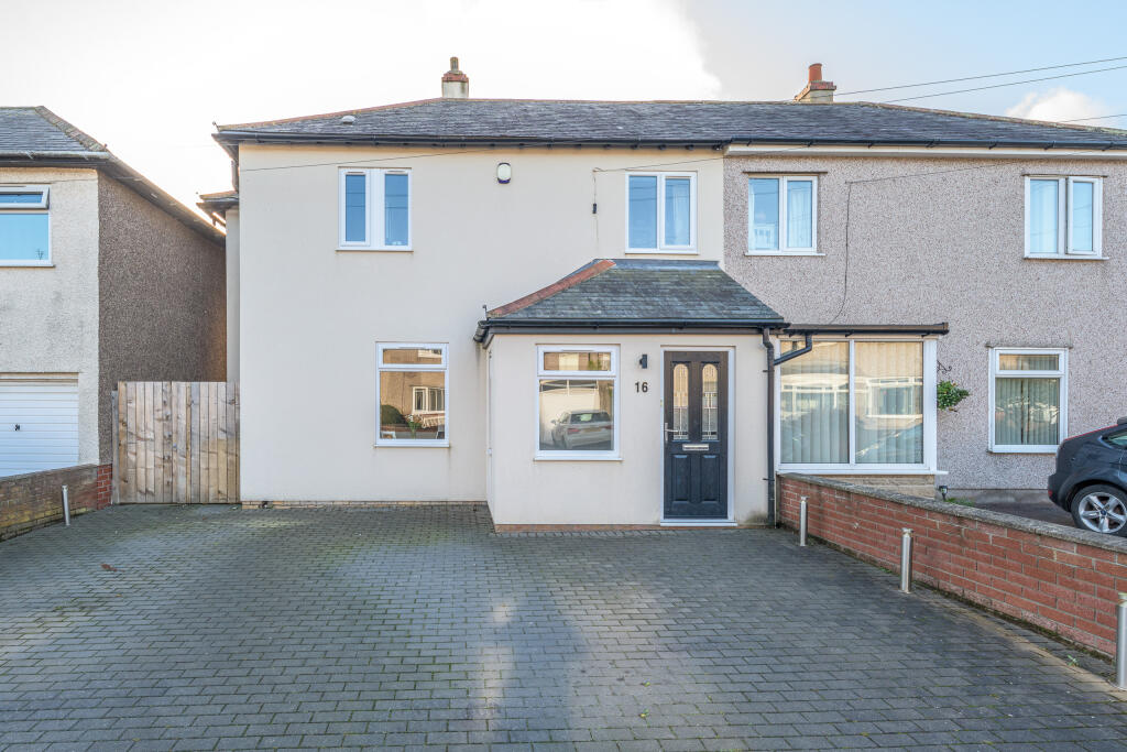 4 bedroom semidetached house for sale in Central Avenue, Amble