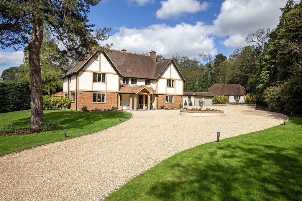 8 bedroom detached house for rent in Compton Way, Farnham, Surrey, GU10
