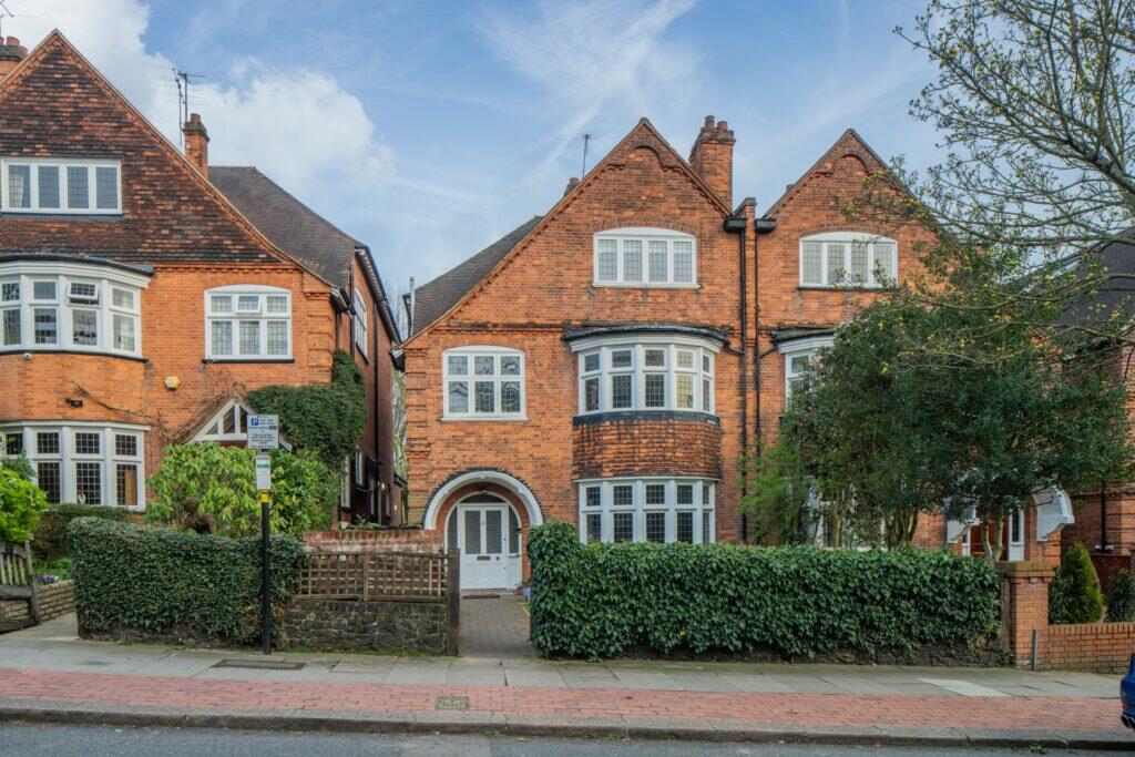 6 bedroom detached house for sale in Oakhill Avenue, Hampstead, NW3