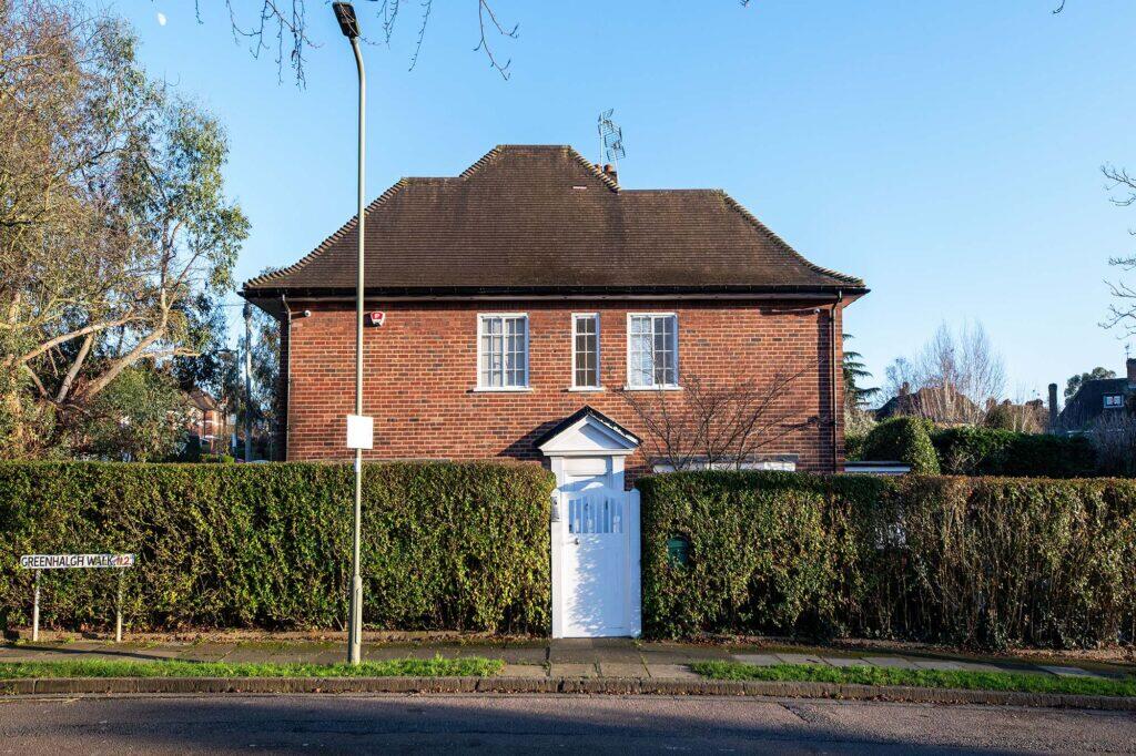Main image of property: Brim Hill, London, N2