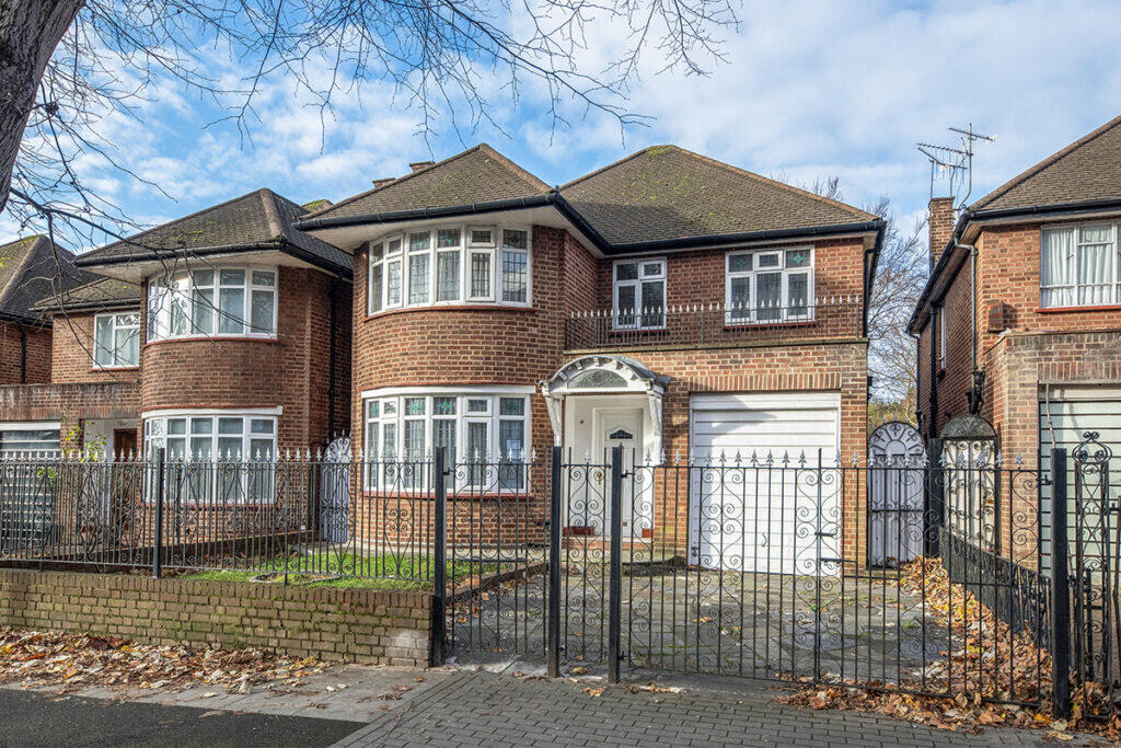Main image of property: Regents Park Road, London, N3