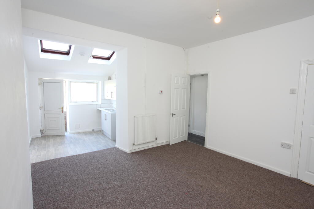 3 bedroom terraced house for rent in Harcourt Street, Ebbw Vale, NP23