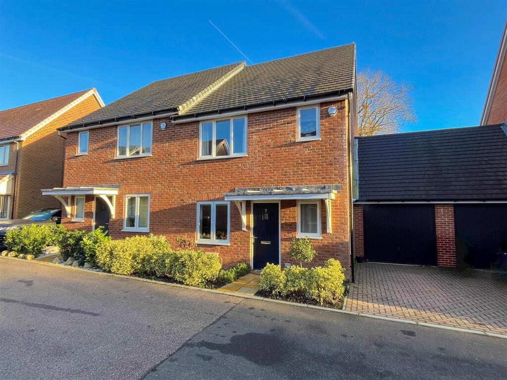 Main image of property: Spring Close, Horam, Heathfield TN21 0FZ