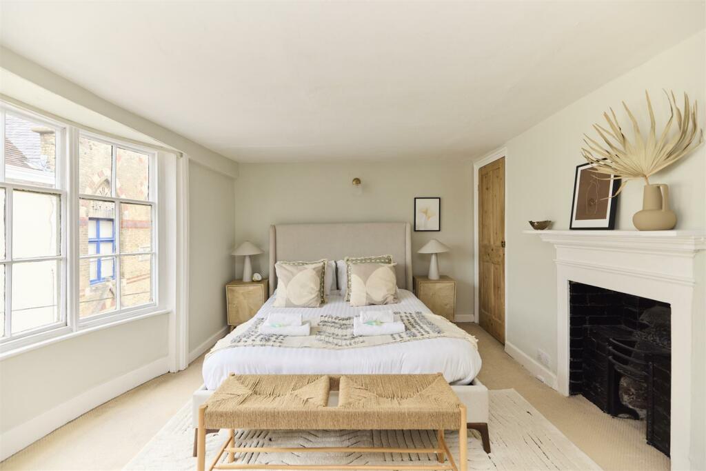 Additional property image - High Street, Lewes, BN7 1XH