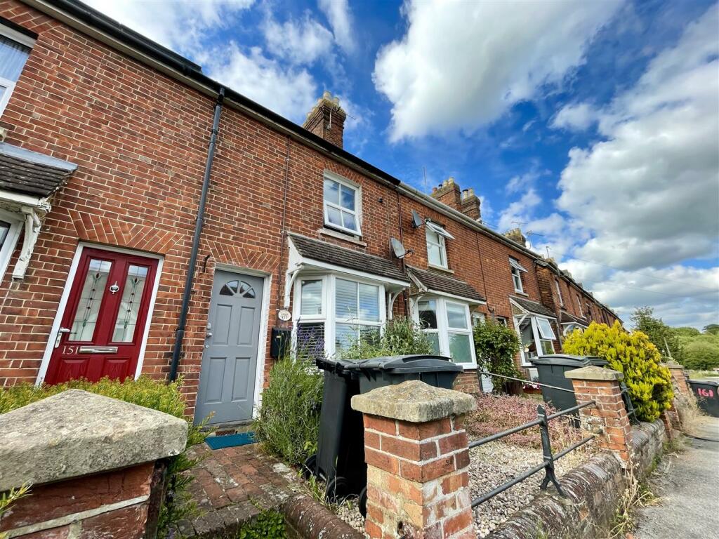 2 bedroom terraced house for rent in Framfield Road, Uckfield, TN22