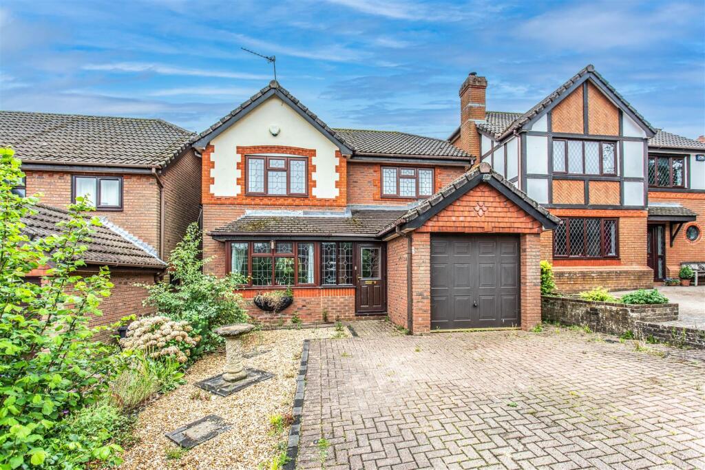 Main image of property: Eagle Close, Uckfield TN22 5WL