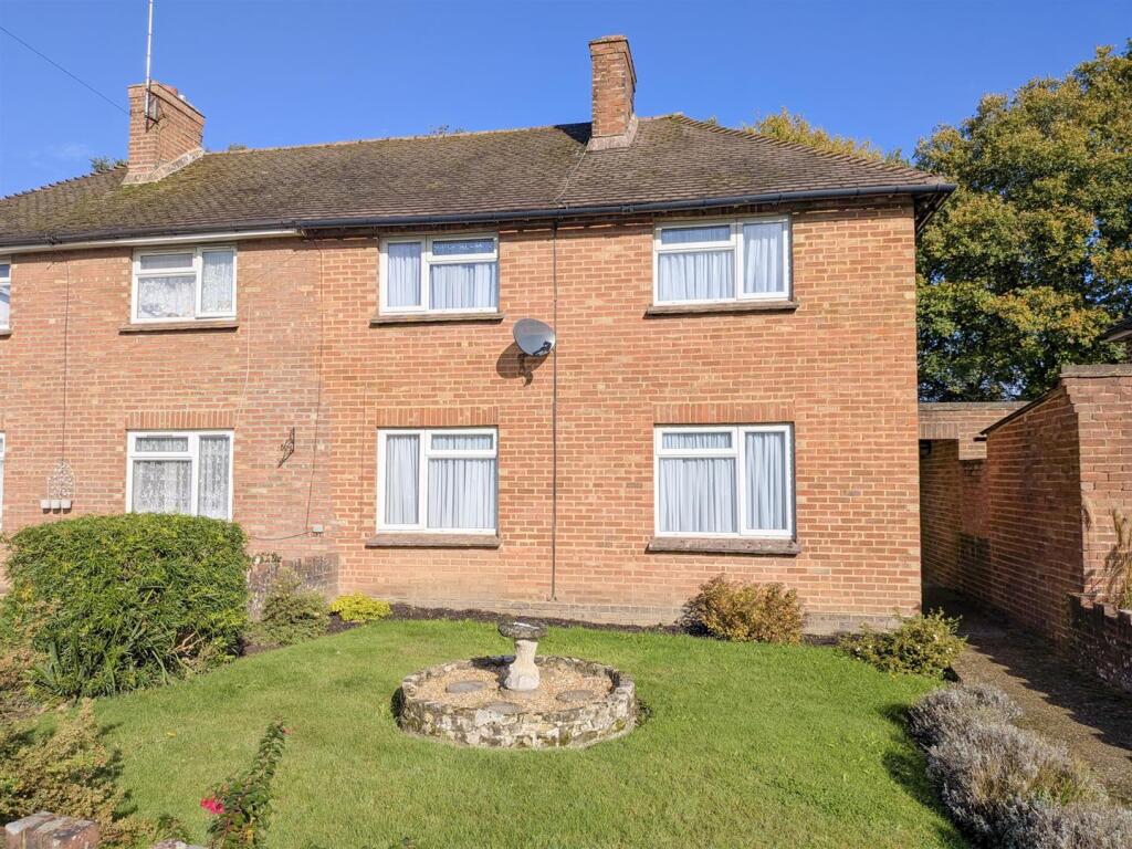 Main image of property: Stonedene Close, Forest Row RH18 5DB