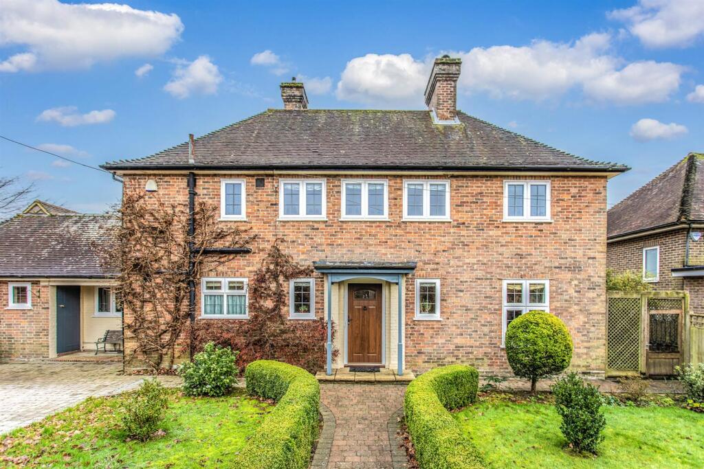 Main image of property: High Street, Buxted, TN22 4JU