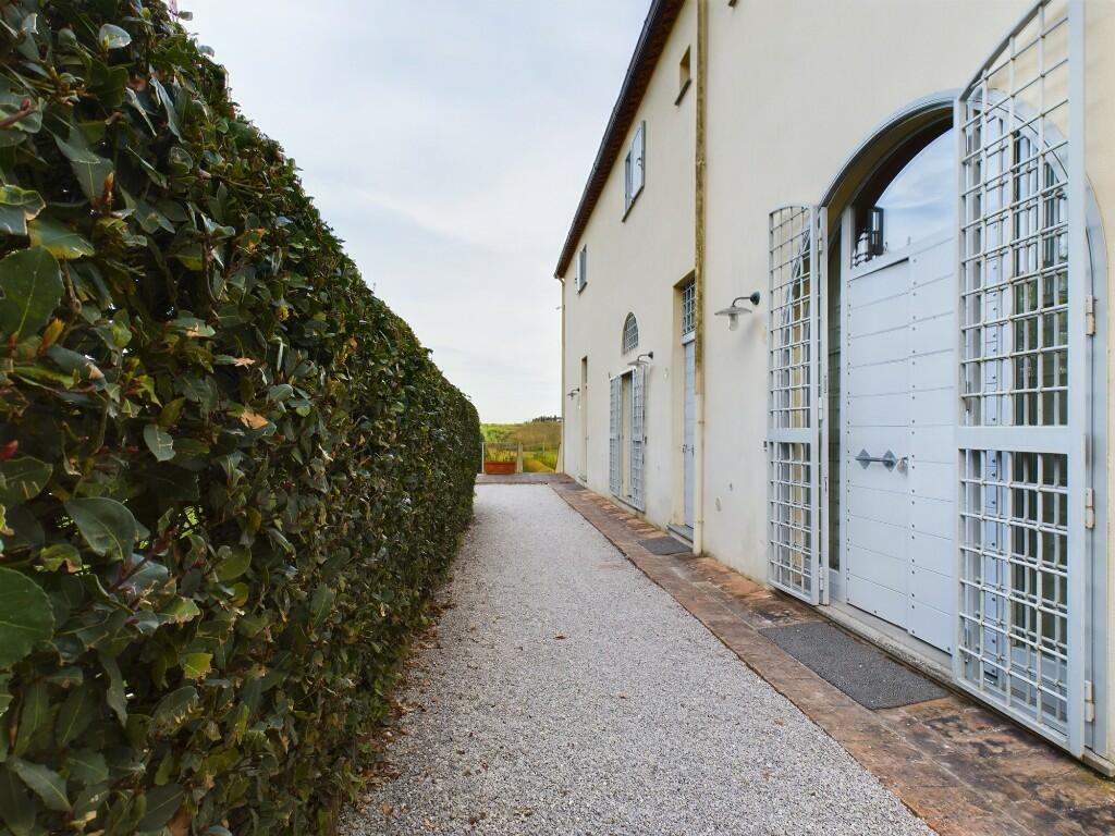 Block of Apartments for sale in Cortona, Arezzo, Tuscany