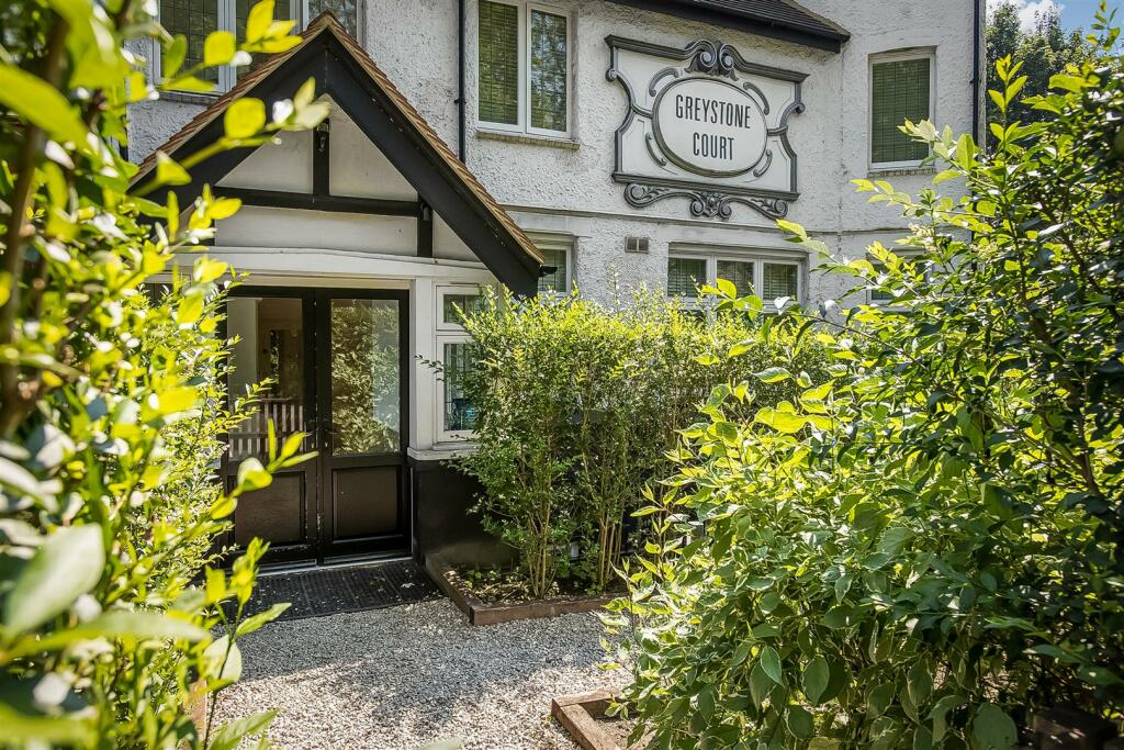 1 bedroom flat for rent in London Road North, Merstham, RH1